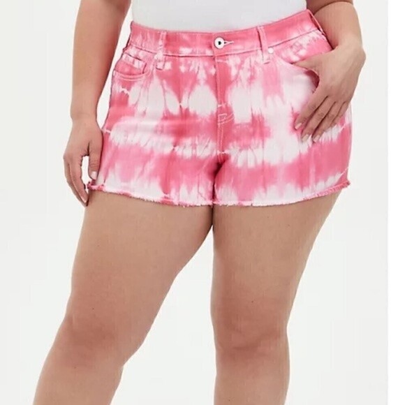 TORRID Plus Size 3.5 Inch Vintage Stretch Mid Rise Shorts 20 Pink TieDye NWT NEW - Picture 1 of 5